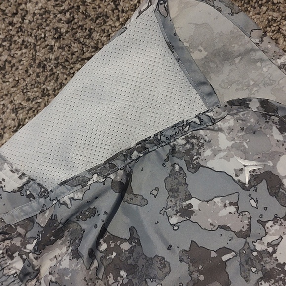 NWOT Old Navy Active Mesh Shorts - Picture 2 of 4